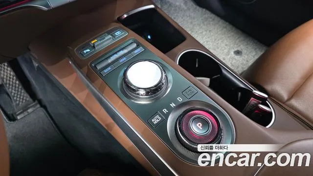 Genesis GV70 2022 thumb 8