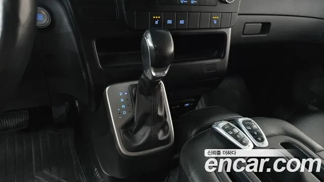 Hyundai Staria 2021 thumb 9