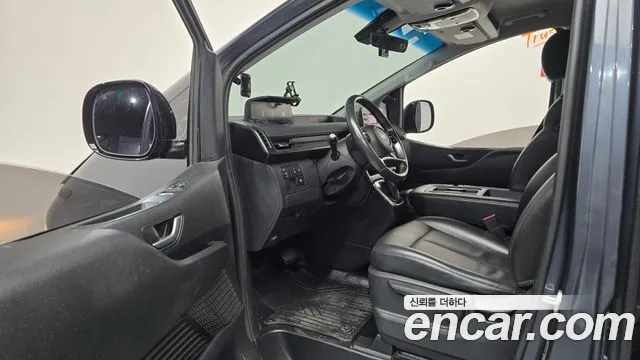 Hyundai Staria 2021 thumb 10