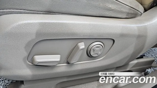 Kia Carnival 2023 thumb 12