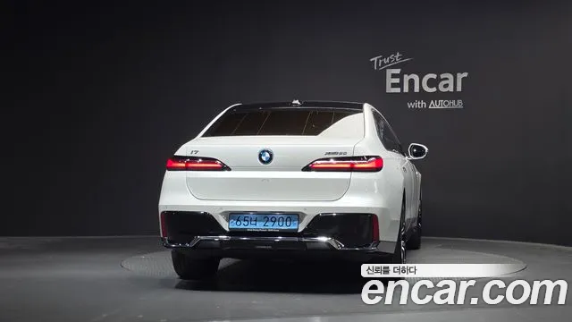 BMW i7 2023 thumb 3