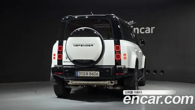 Land Rover Defender 2024 thumb 4