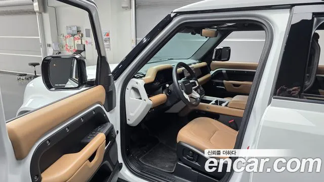 Land Rover Defender 2024 thumb 10