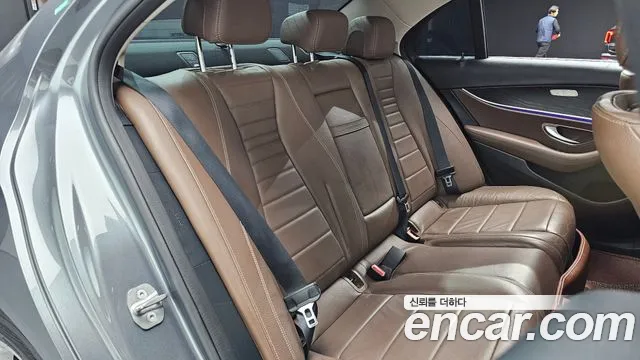 Mercedes-Benz E-Класс 2018 thumb 10