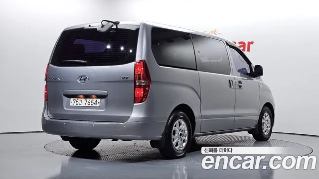 Hyundai Starex 2017 thumb 2
