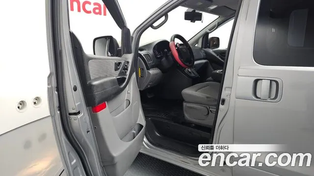 Hyundai Starex 2017 thumb 10