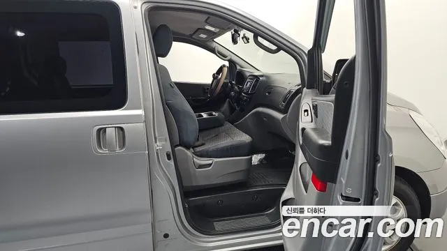 Hyundai Starex 2017 thumb 11