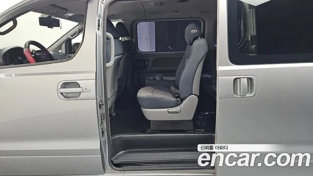 Hyundai Starex 2017 thumb 12