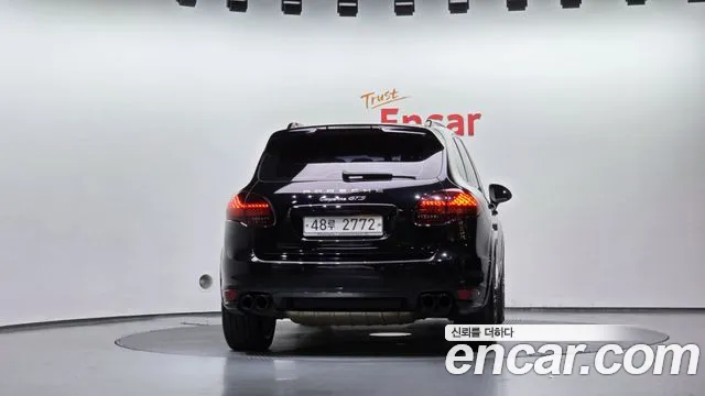 Porsche Cayenne 2013 thumb 4