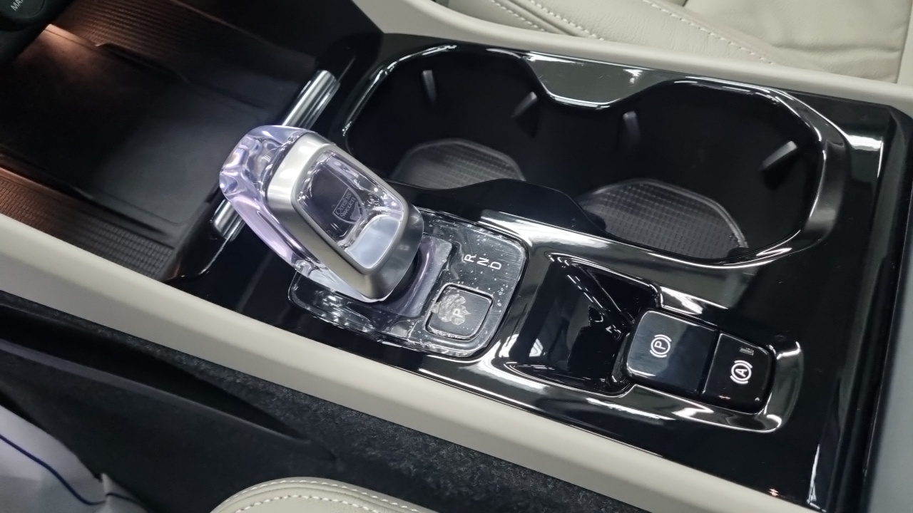 Volvo XC40 2023 thumb 9