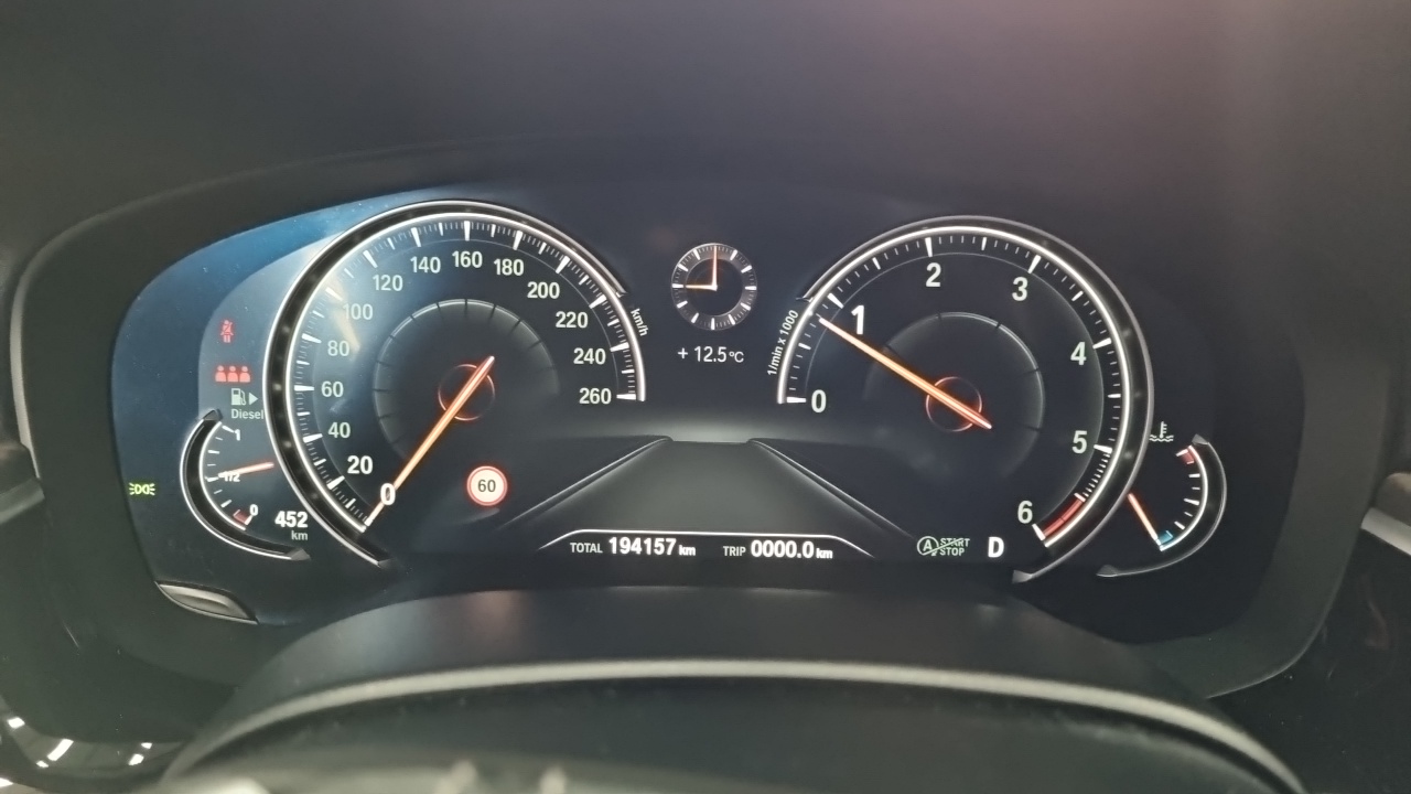 BMW 5-Series 2017 thumb 8