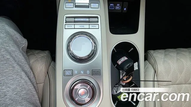 Genesis GV70 2023 thumb 9