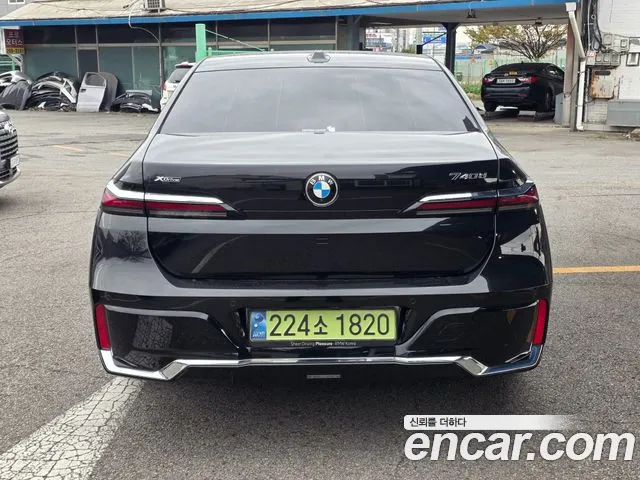 BMW 7-Series 2024 thumb 3