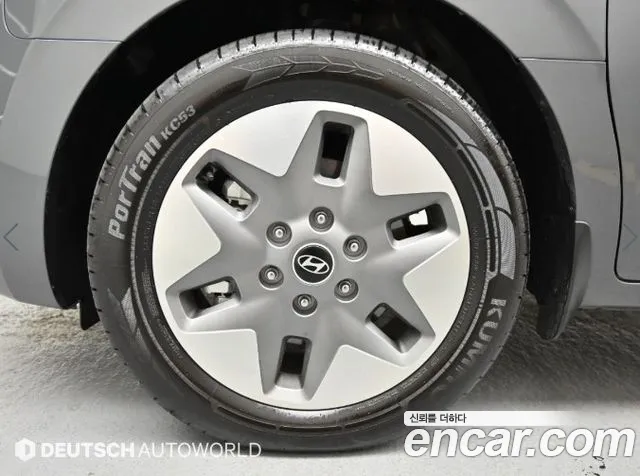 Hyundai Staria 2025 thumb 5