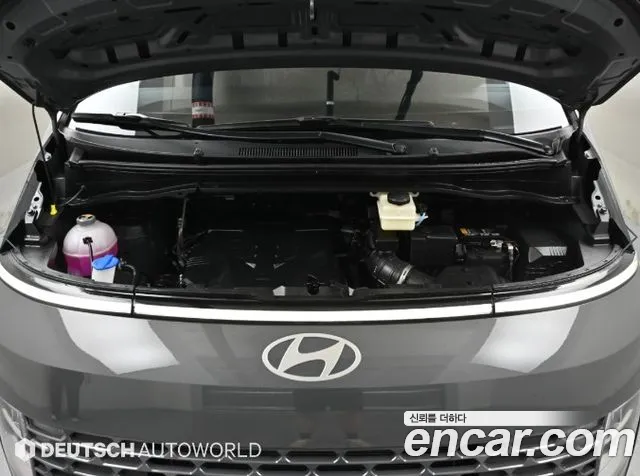 Hyundai Staria 2025 thumb 6