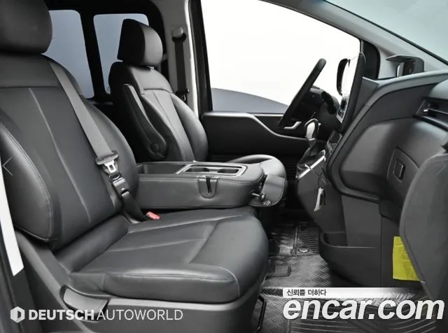 Hyundai Staria 2025 thumb 10