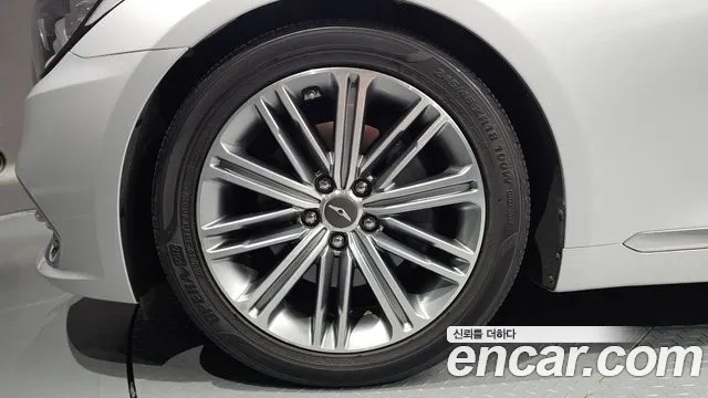 Genesis G80 2018 thumb 5