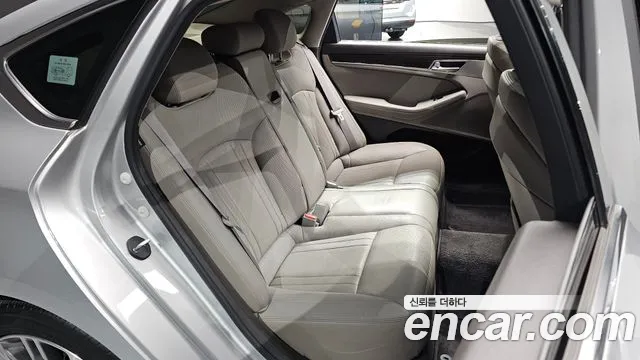 Genesis G80 2018 thumb 11