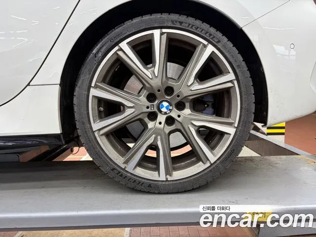 BMW 1-Series 2024 thumb 6