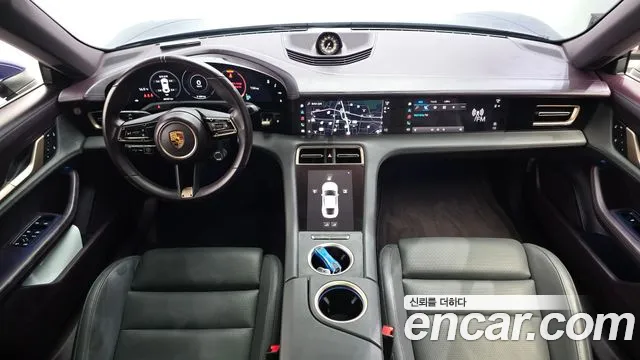 Porsche Taycan 2022 thumb 7