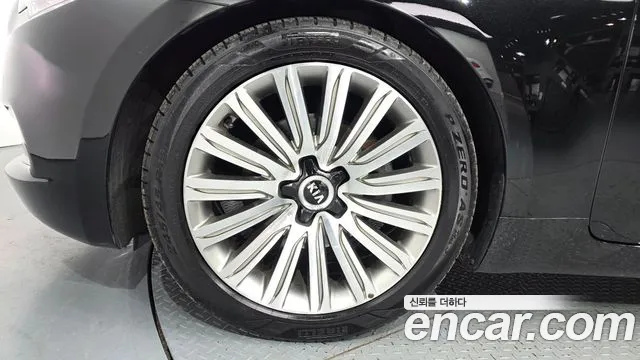 Kia K9 2013 thumb 4