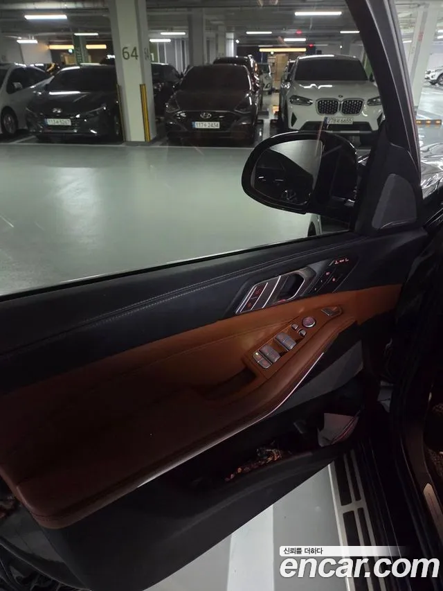 BMW X7 2022 thumb 10