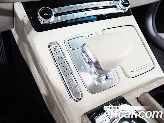 Genesis G90 2019 thumb 9