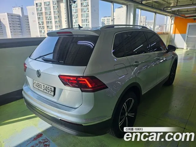 Volkswagen Tiguan 2020 thumb 2