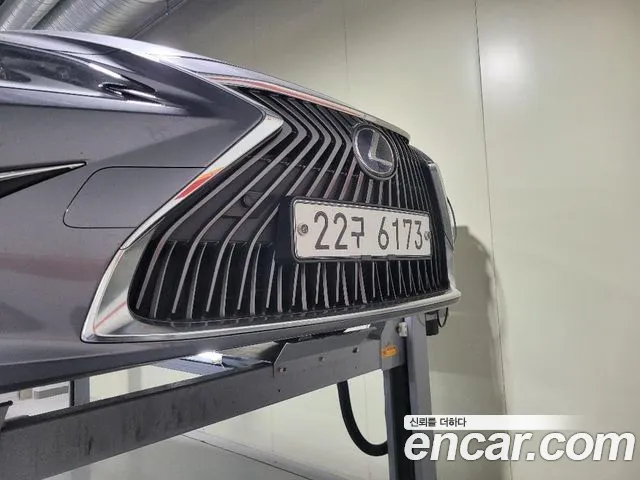 Lexus ES 2018 thumb 4