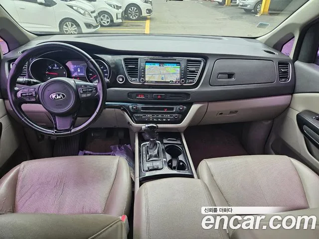 Kia Carnival 2014 thumb 7