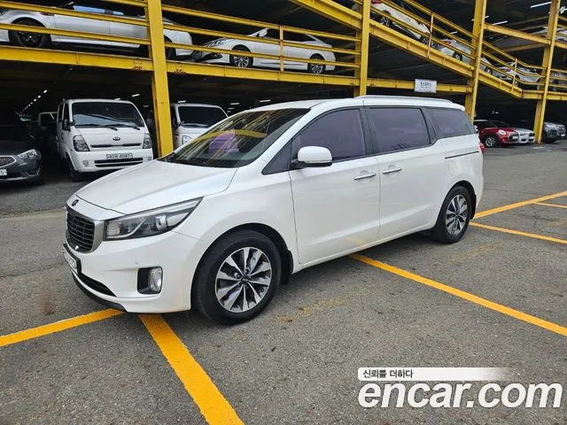 Kia Carnival 2014 thumb 11