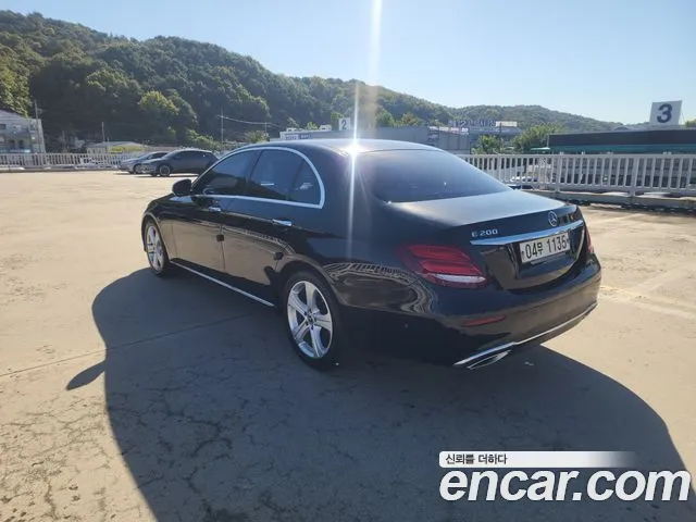 Mercedes-Benz E-Класс 2018 thumb 3