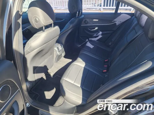 Mercedes-Benz E-Класс 2018 thumb 10
