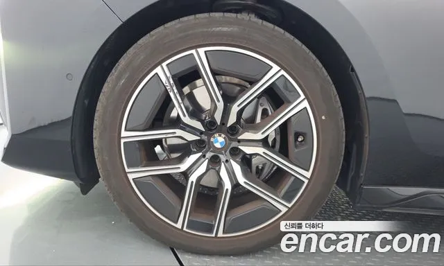 BMW 7-Series 2025 thumb 5