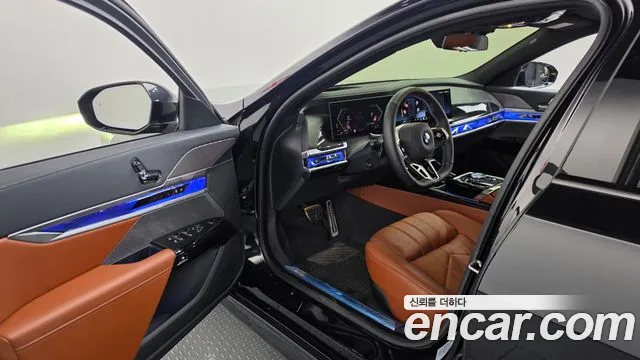 BMW 7-Series 2025 thumb 10