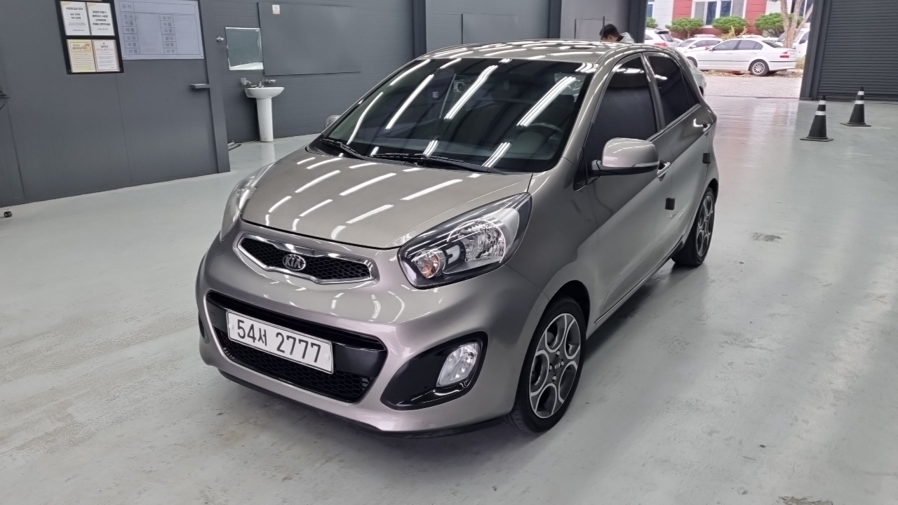 Kia Morning 2014 thumb 11