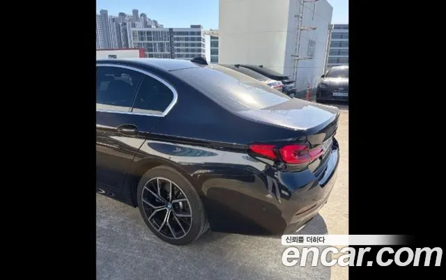 BMW 5-Series 2022 thumb 5