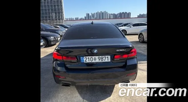 BMW 5-Series 2022 thumb 6