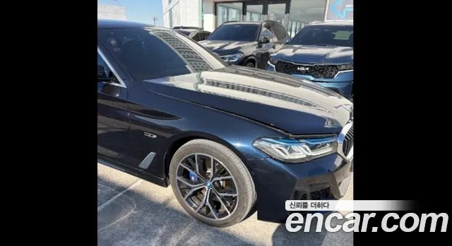 BMW 5-Series 2022 thumb 9