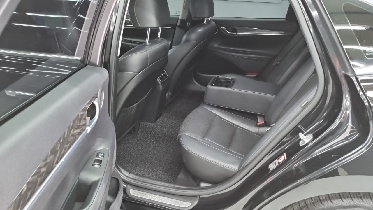 Hyundai Grandeur 2017 thumb 8