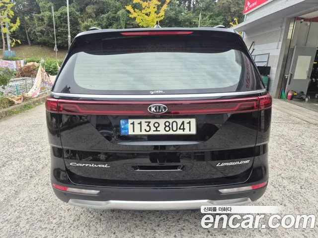 Kia Carnival 2021 thumb 3