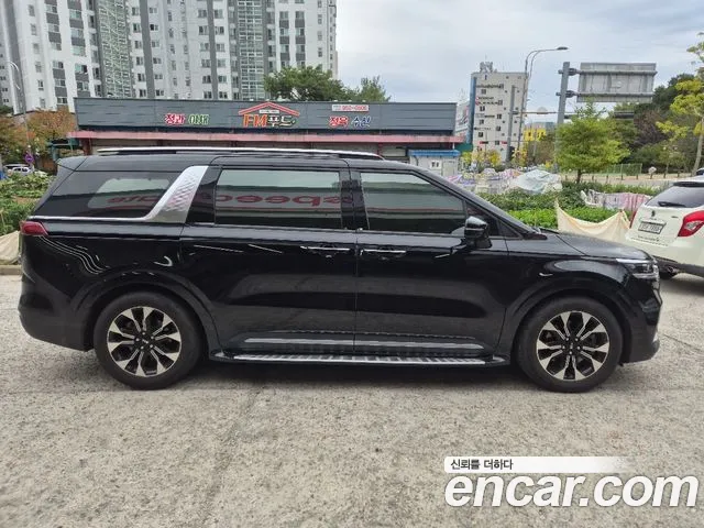 Kia Carnival 2021 thumb 5