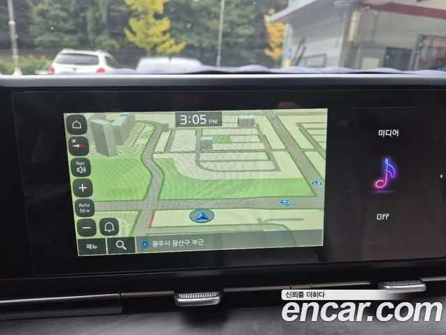 Kia Carnival 2021 thumb 10