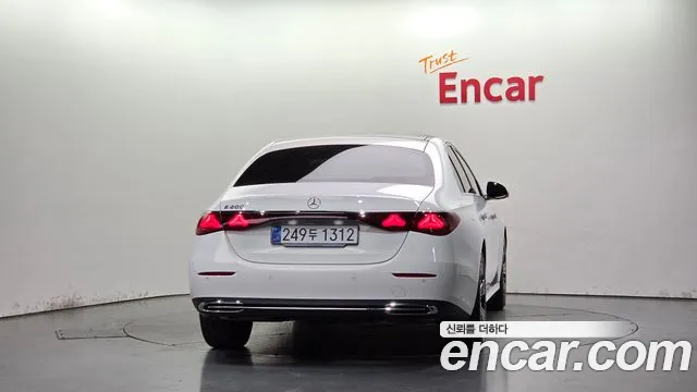 Mercedes-Benz E-Класс 2026 thumb 3