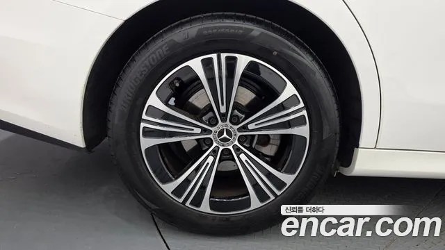 Mercedes-Benz E-Класс 2026 thumb 4