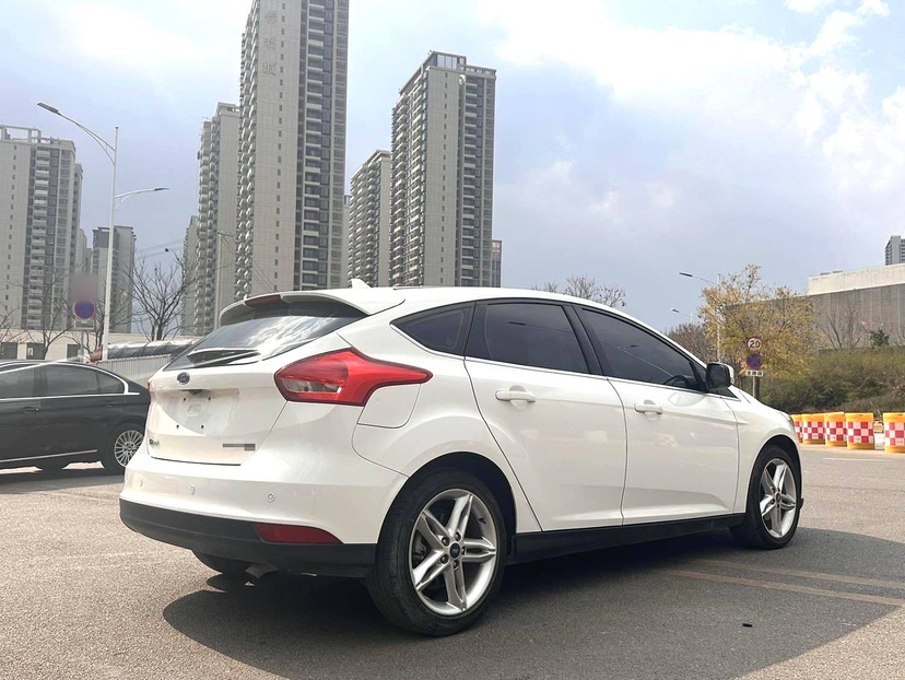 Ford Focus ST 2020 thumb 7