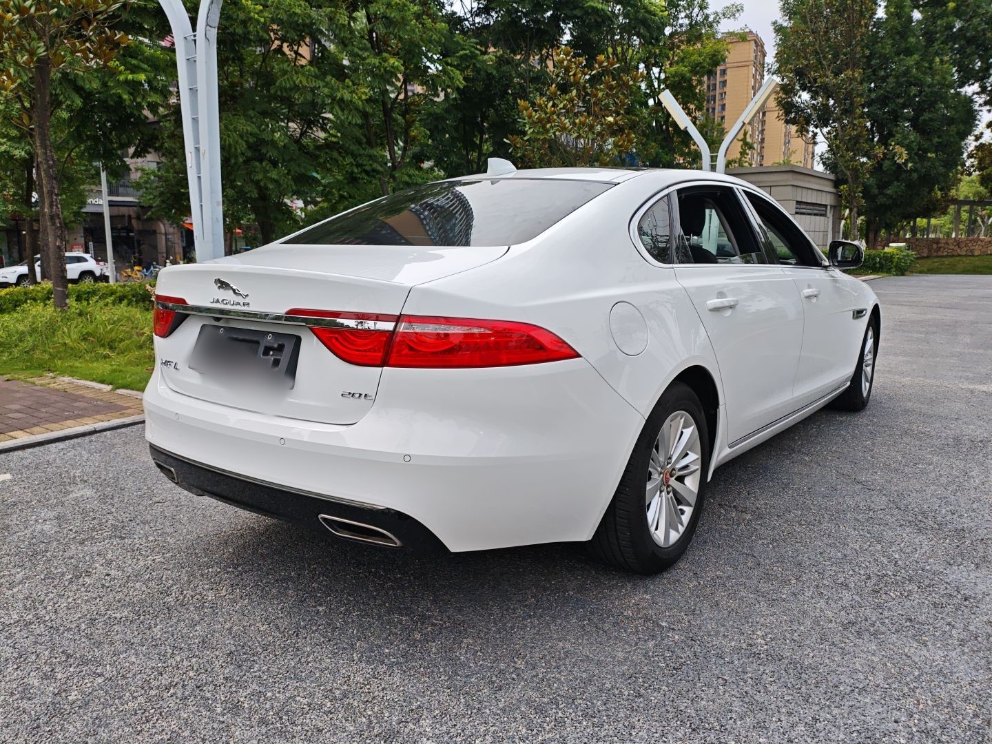 Jaguar XF 2019 thumb 6