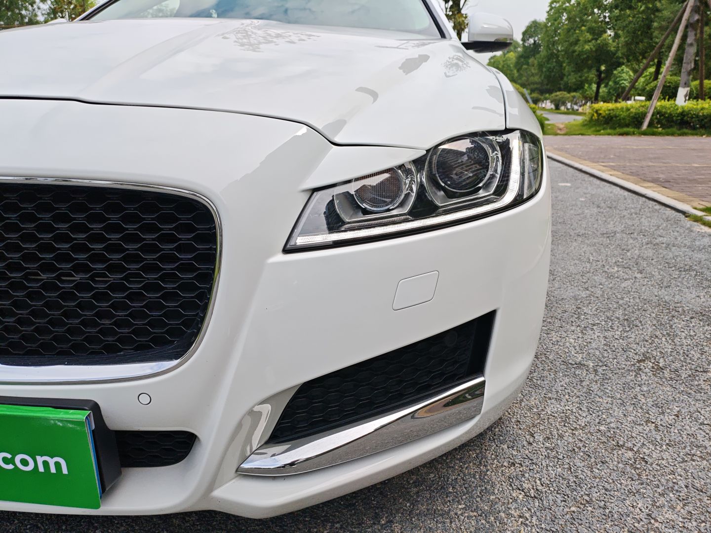 Jaguar XF 2019 thumb 9