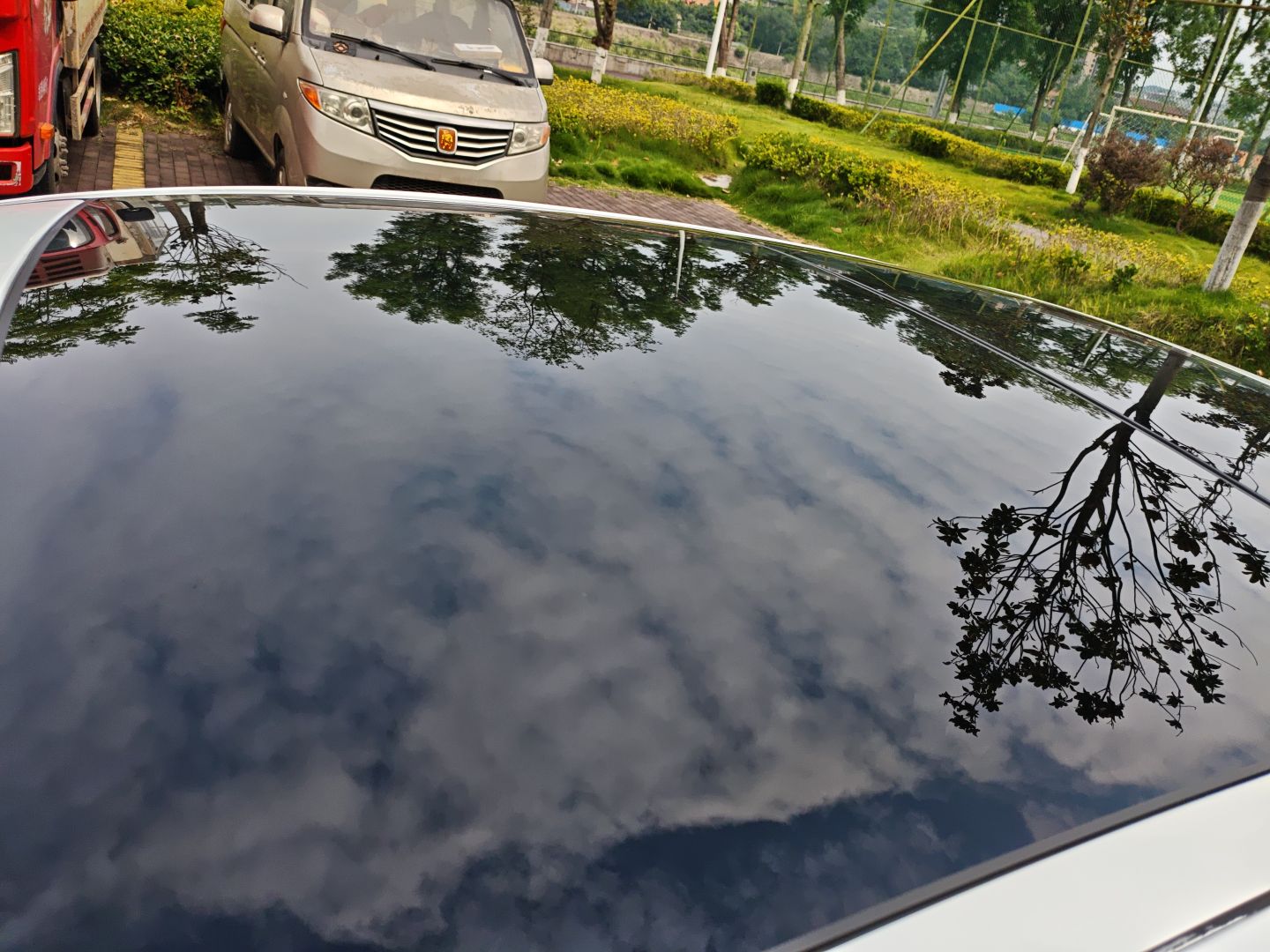 Jaguar XF 2019 thumb 11