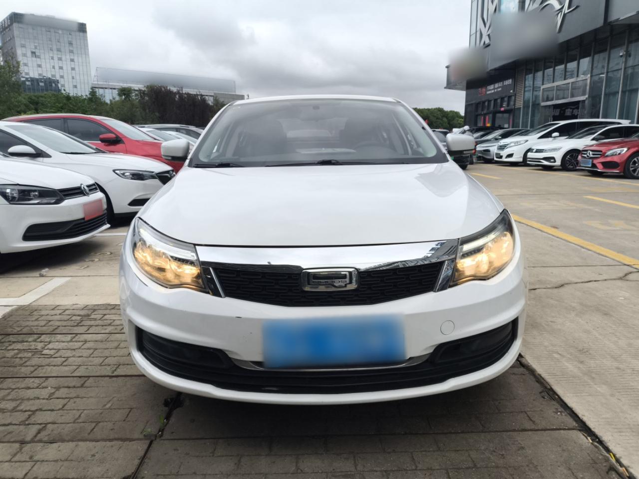 Qoros 3 2021 thumb 2